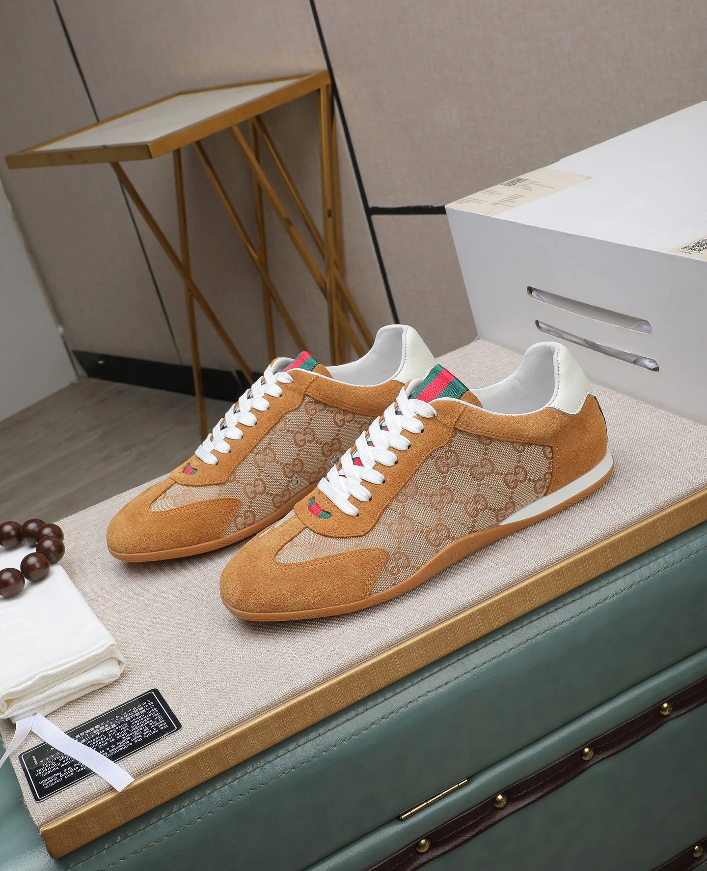 Men's shoes 💰460 GUCCI🔍🔍The latest models are on sale at the same time at the counter. Original calfskin imported from Italy, genuine leather lining, (high-end, extravagant, and classy) with exquisite workmanship. Soles: Original soles specially provided by the original factory. ⚠Exclusive double-layer movable molded soles are super comfortable⚠. Photos of the real thing🎬The real thing is even better🔍🔍"High quality·Follow the order" Code number 38-44